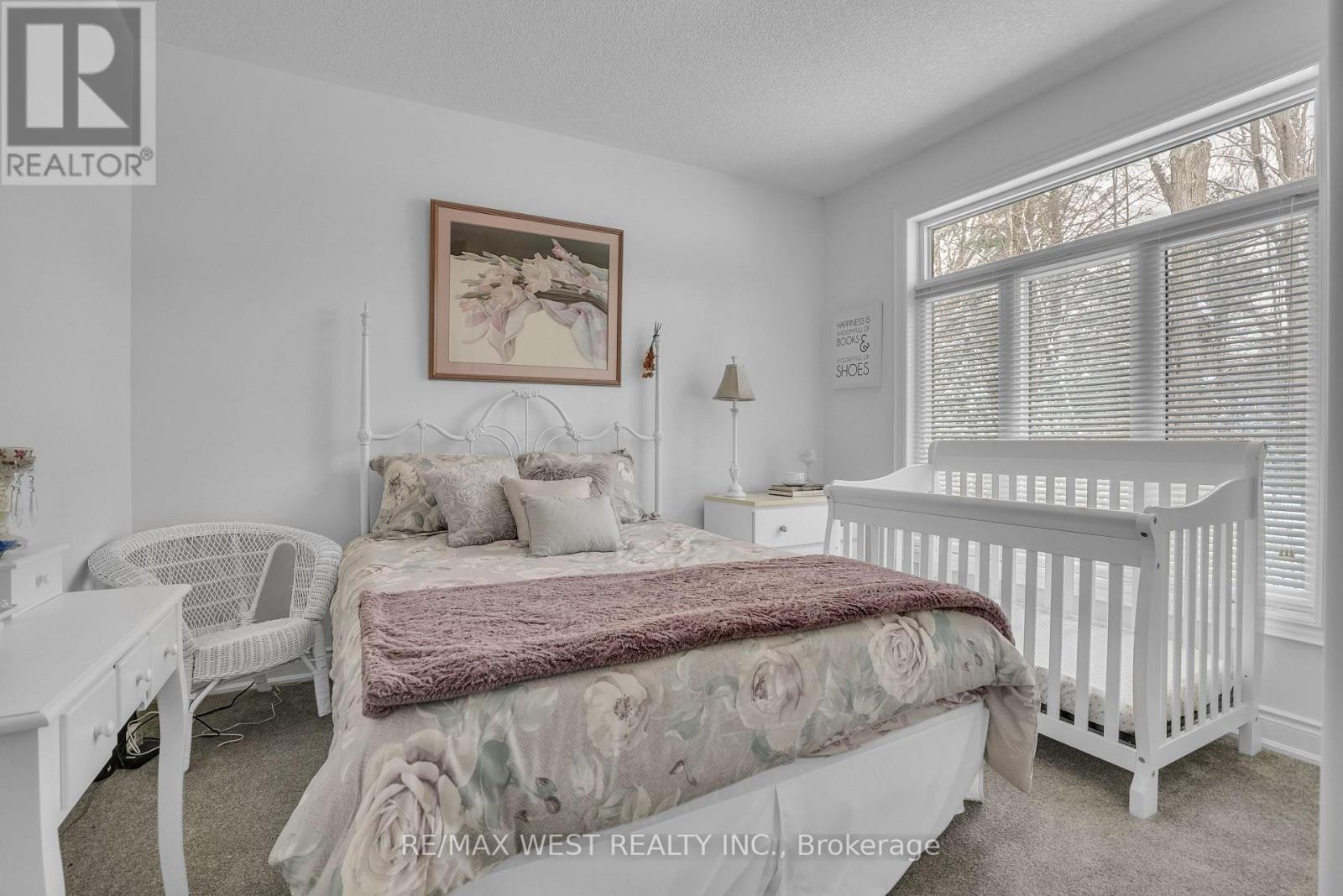 2 Sycamore Circle, Springwater, ON - Indoor Photo Showing Bedroom