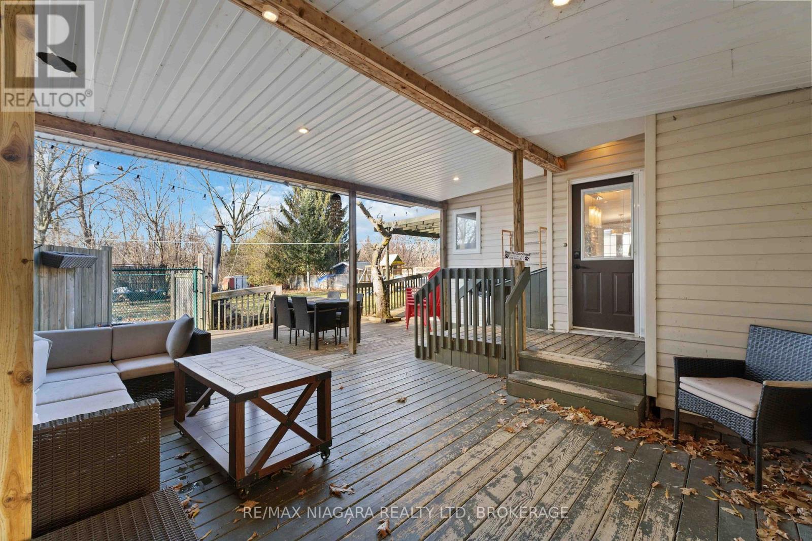 1671 Third Street Louth Street, St. Catharines (Rural Fourth), ON - Outdoor With Deck Patio Veranda With Exterior