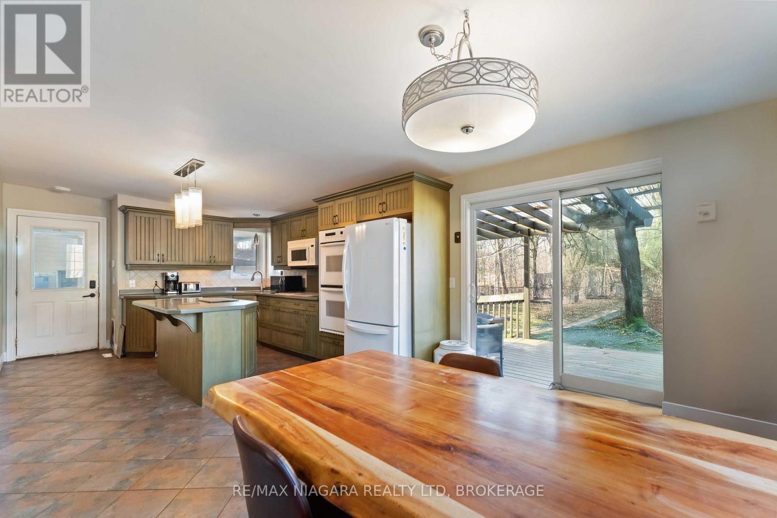 1671 Third Street Louth Street, St. Catharines (Rural Fourth), ON - Indoor