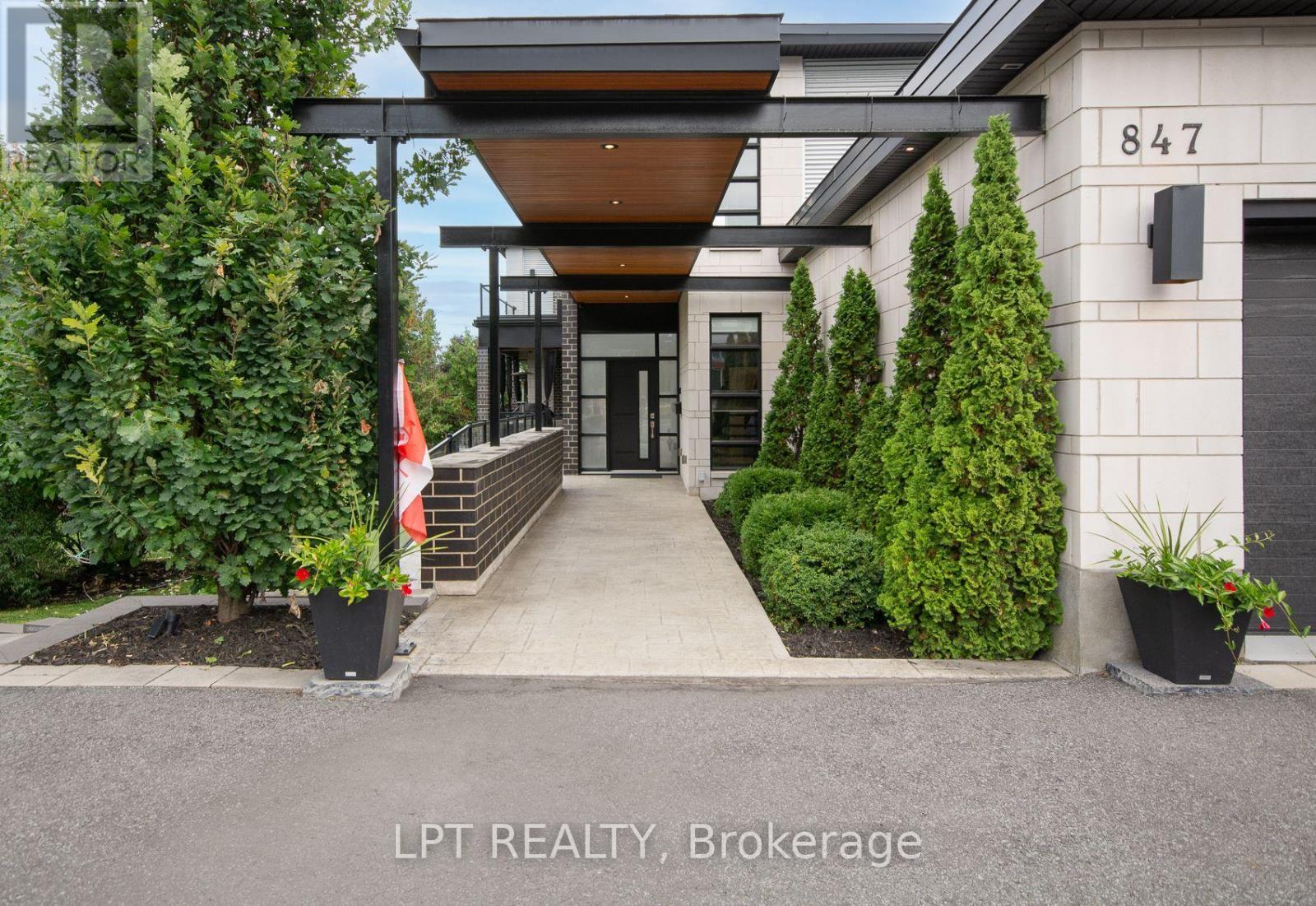 847 Walkley Road, Ottawa, ON - Outdoor