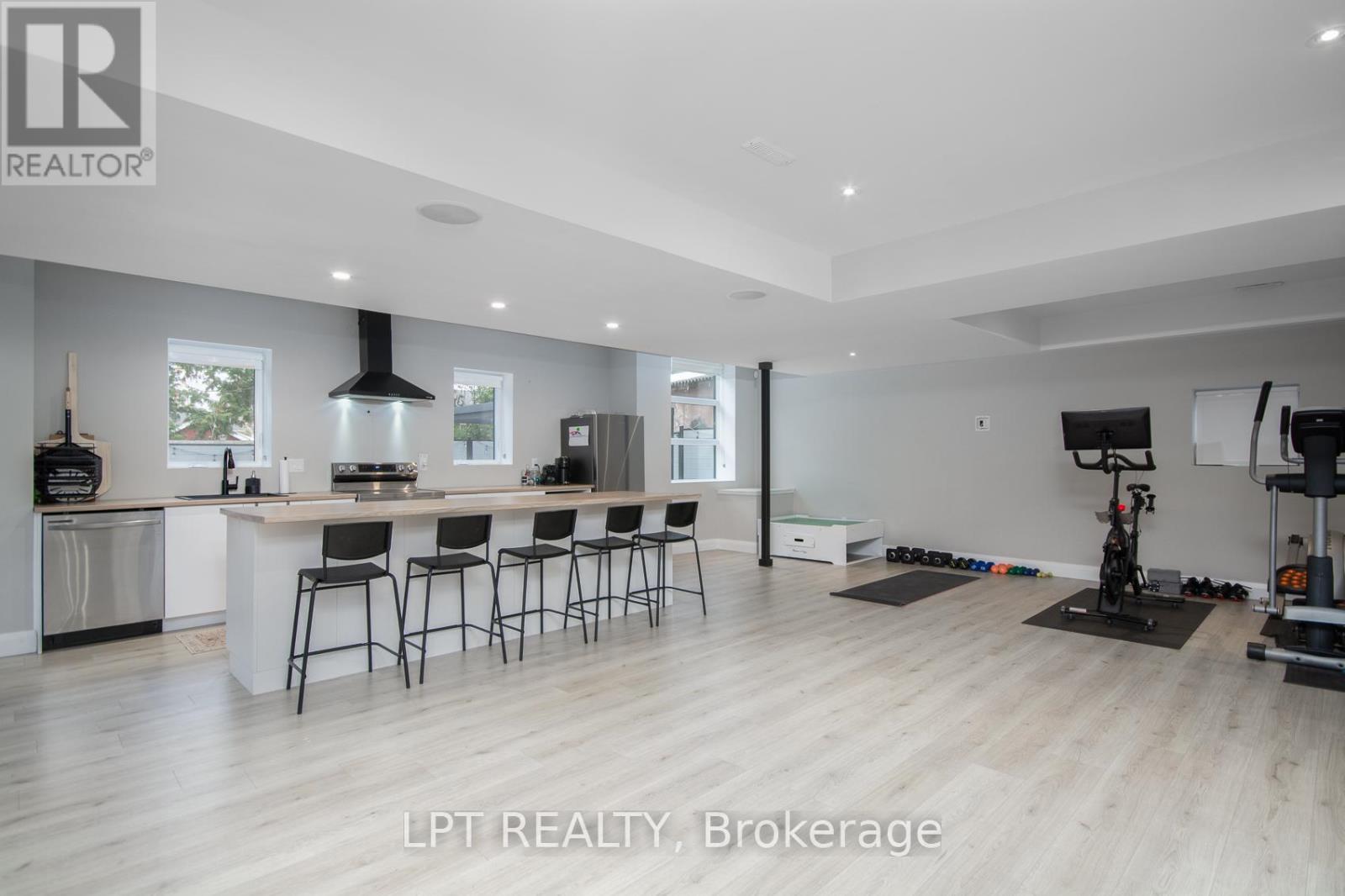 847 Walkley Road, Ottawa, ON - Indoor