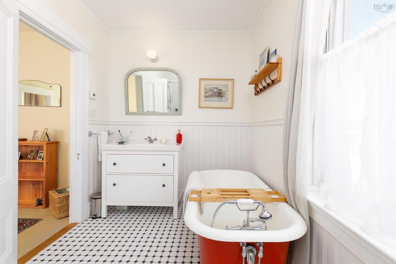 90 Tannery Road, Lunenburg, NS