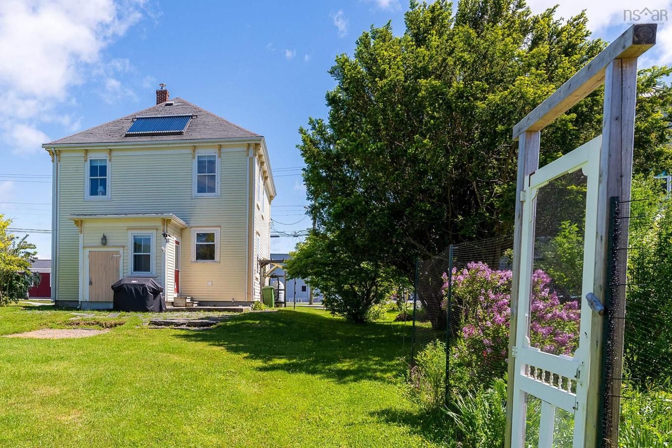 90 Tannery Road, Lunenburg, NS
