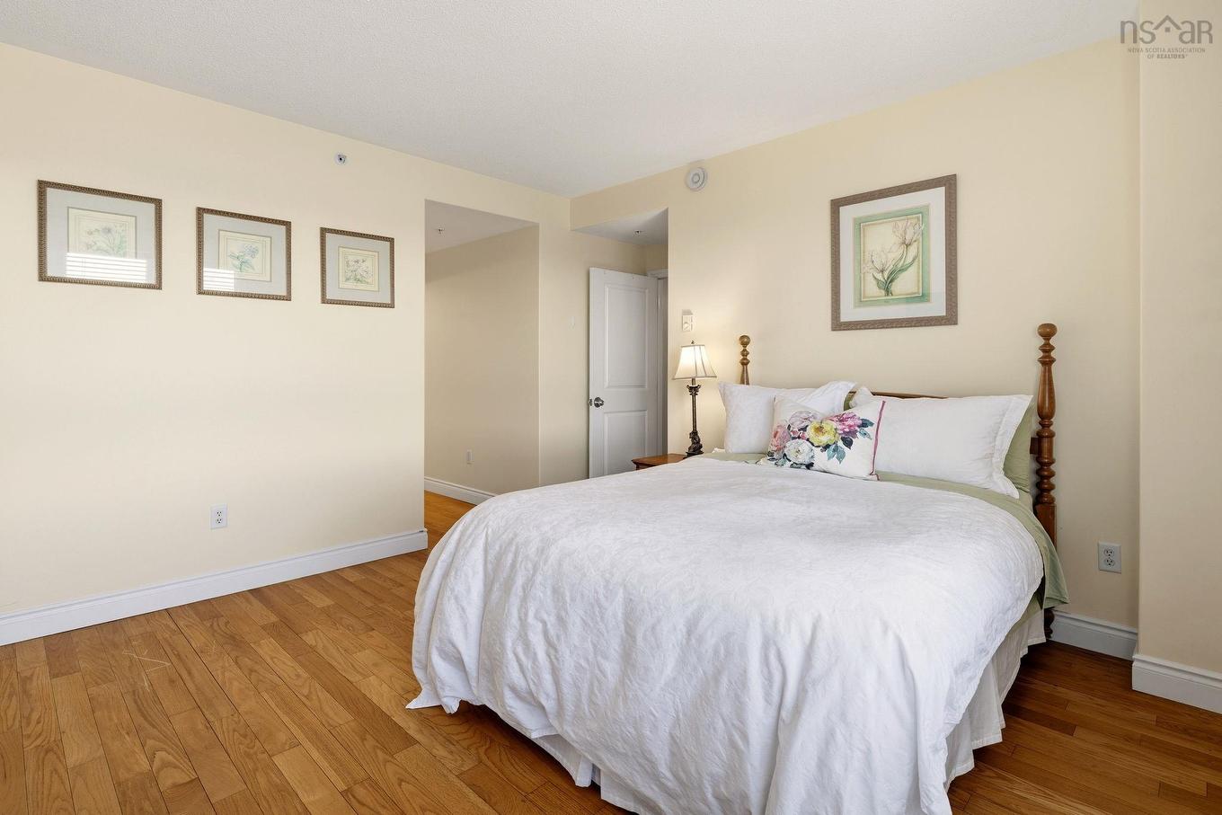 304 647 Bedford Highway, Halifax, NS