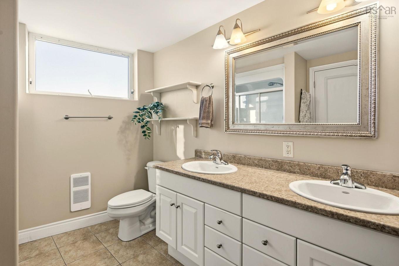 304 647 Bedford Highway, Halifax, NS