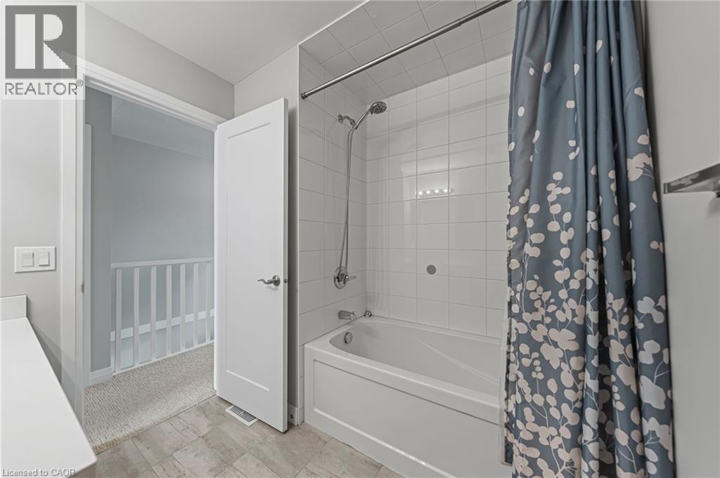53 Aquarius Crescent, Hamilton, ON - Indoor Photo Showing Bathroom