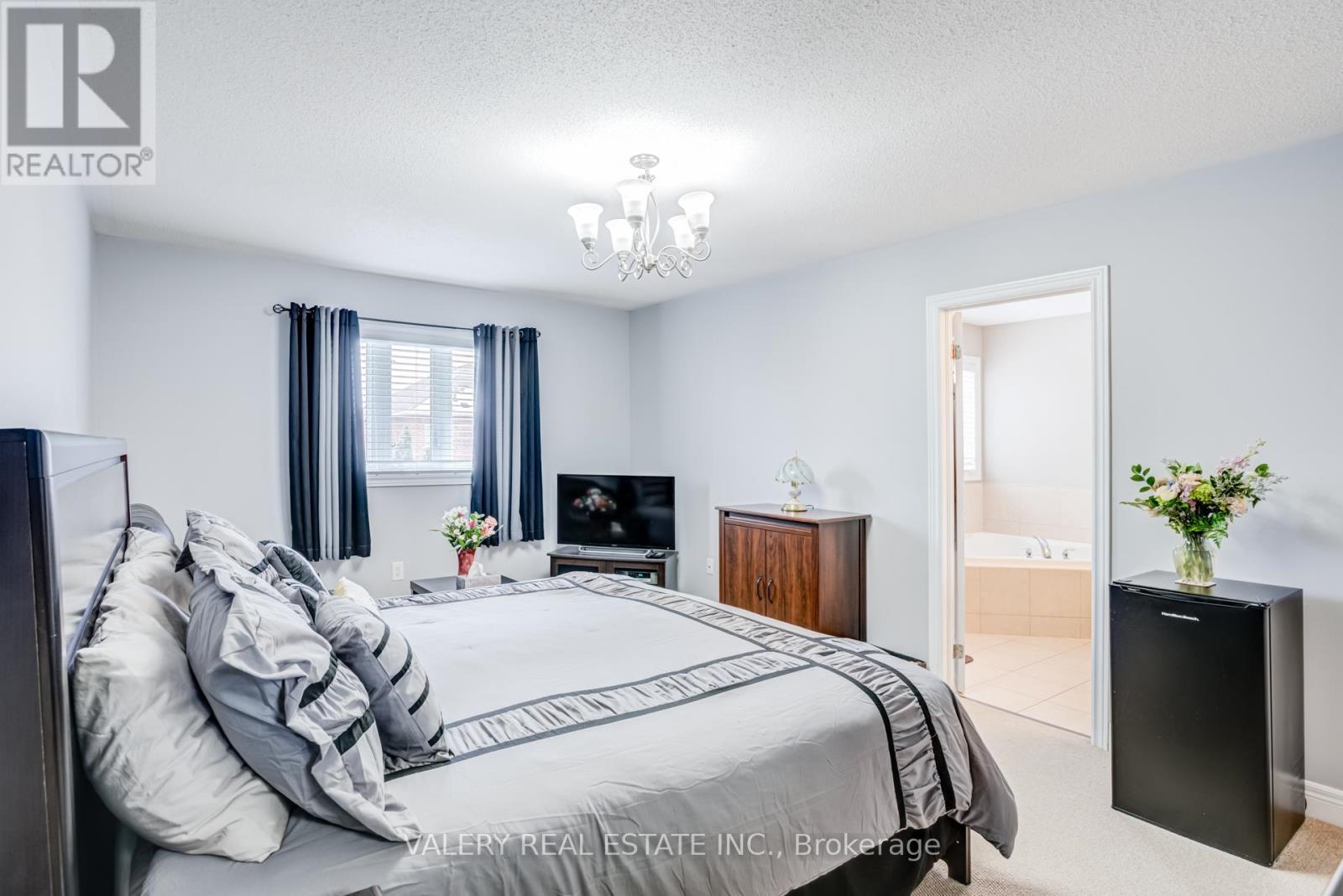 63 Bathgate Crescent, Clarington, ON - Indoor Photo Showing Bedroom