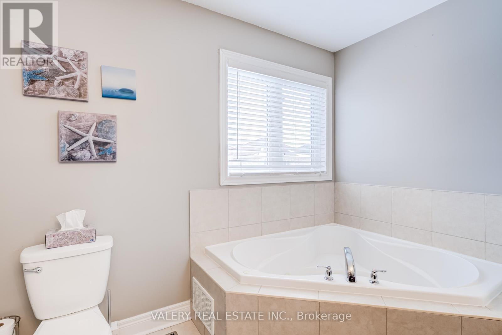 63 Bathgate Crescent, Clarington, ON - Indoor Photo Showing Bathroom