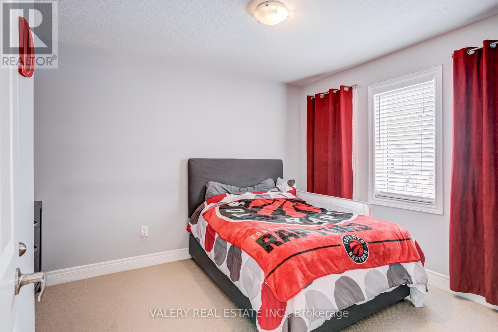 63 Bathgate Crescent, Clarington, ON - Indoor Photo Showing Bedroom