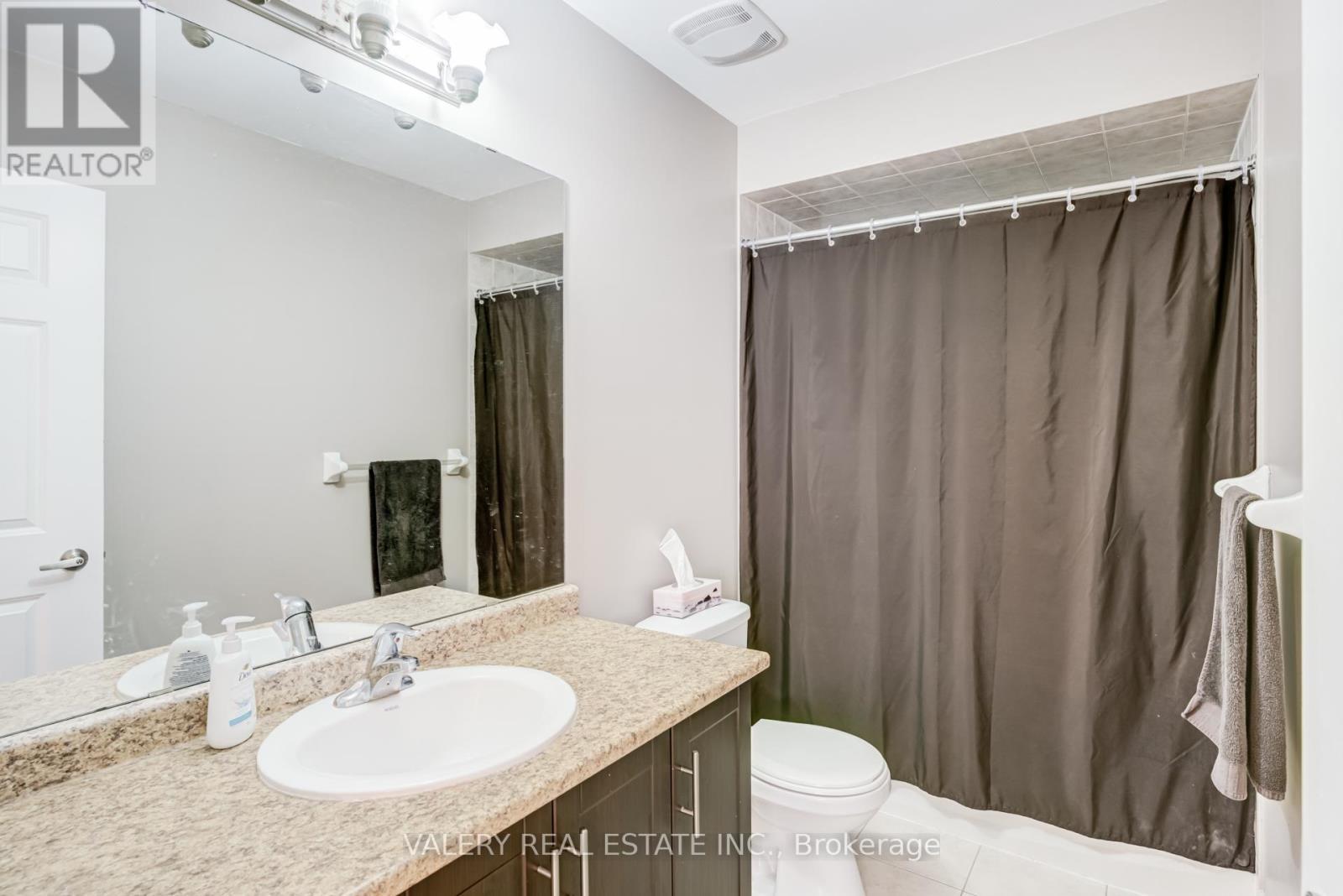 63 Bathgate Crescent, Clarington, ON - Indoor Photo Showing Bathroom