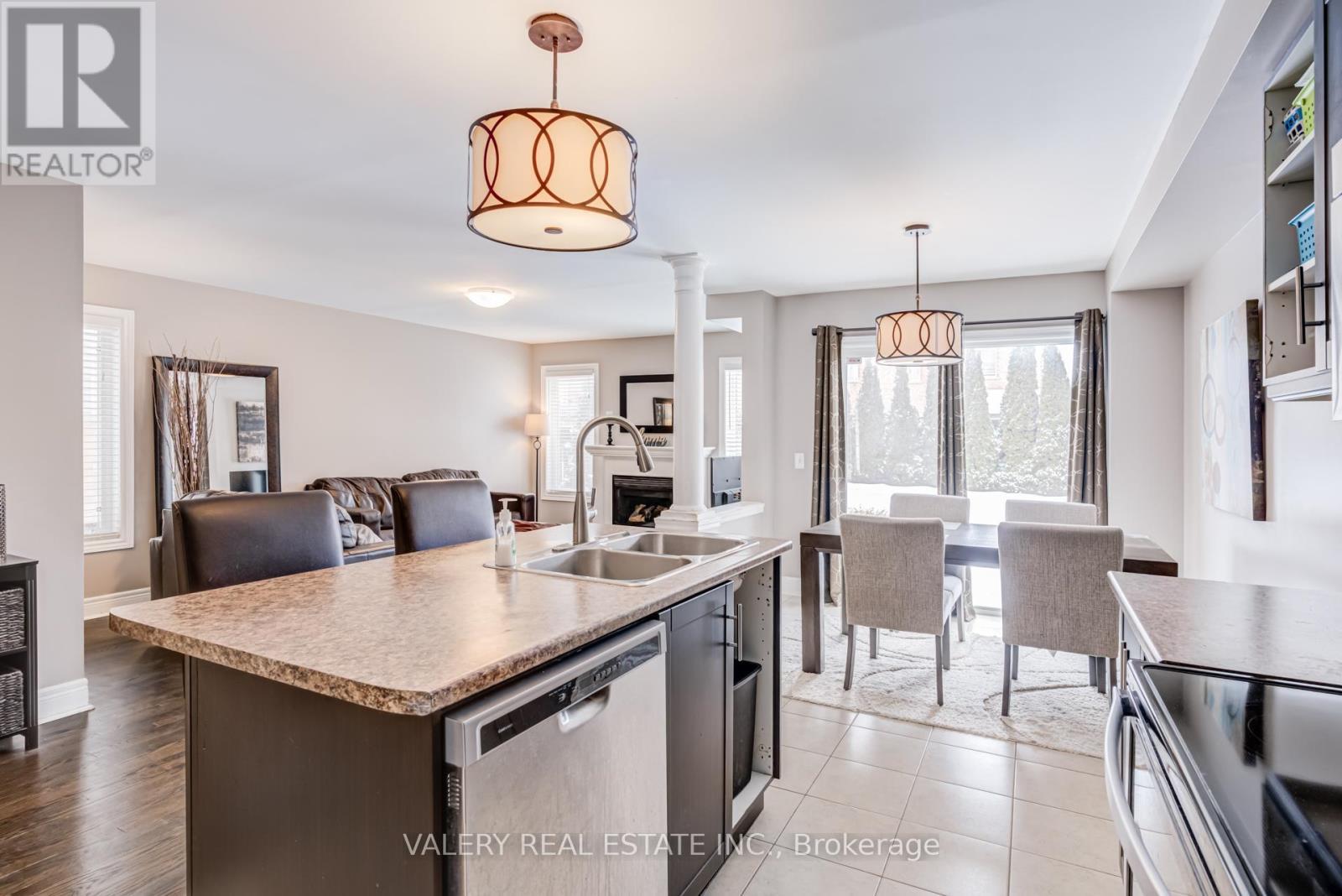 63 Bathgate Crescent, Clarington, ON - Indoor Photo Showing Kitchen With Double Sink