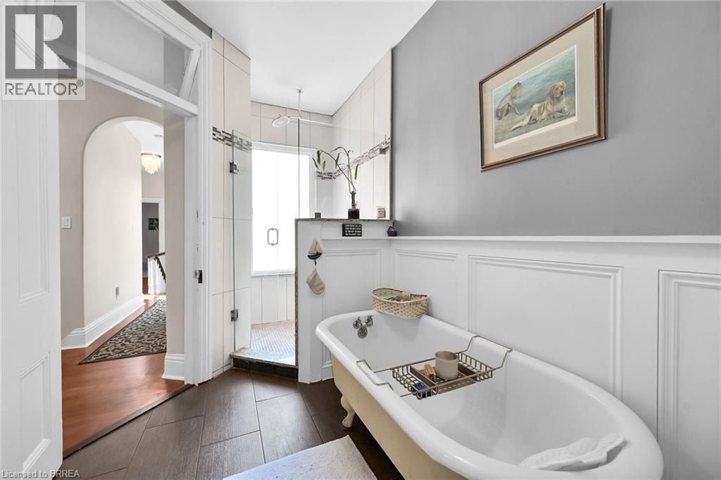 Bathroom with plus walk in shower - 40 Locke Street S, Hamilton, ON - Indoor