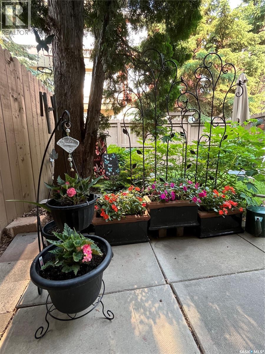 13 1128 Mckercher Drive, Saskatoon, SK - Outdoor