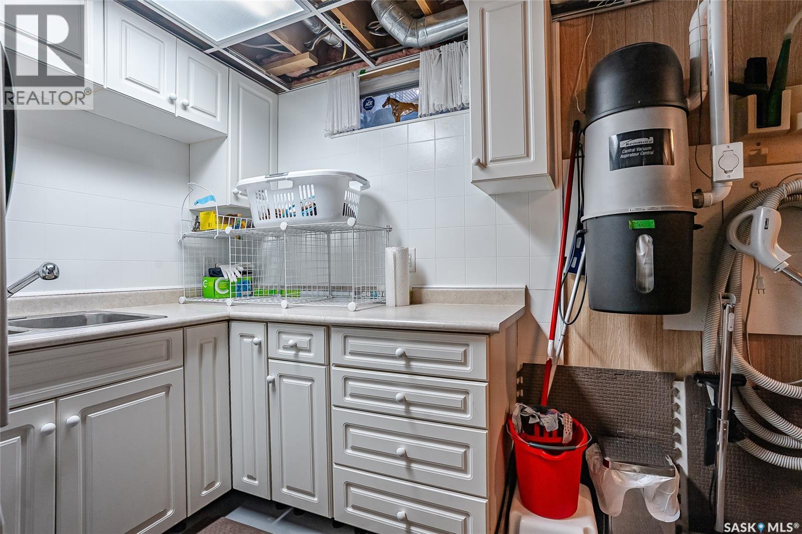 13 1128 Mckercher Drive, Saskatoon, SK - Indoor Photo Showing Kitchen