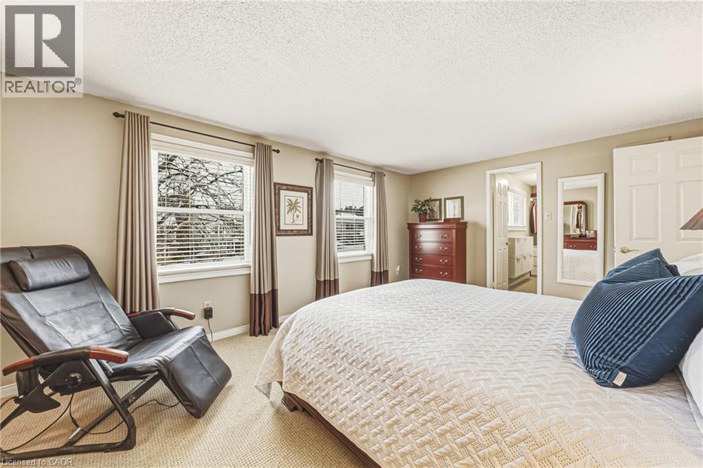 577 Tomahawk Crescent, Ancaster, ON - Indoor Photo Showing Bedroom