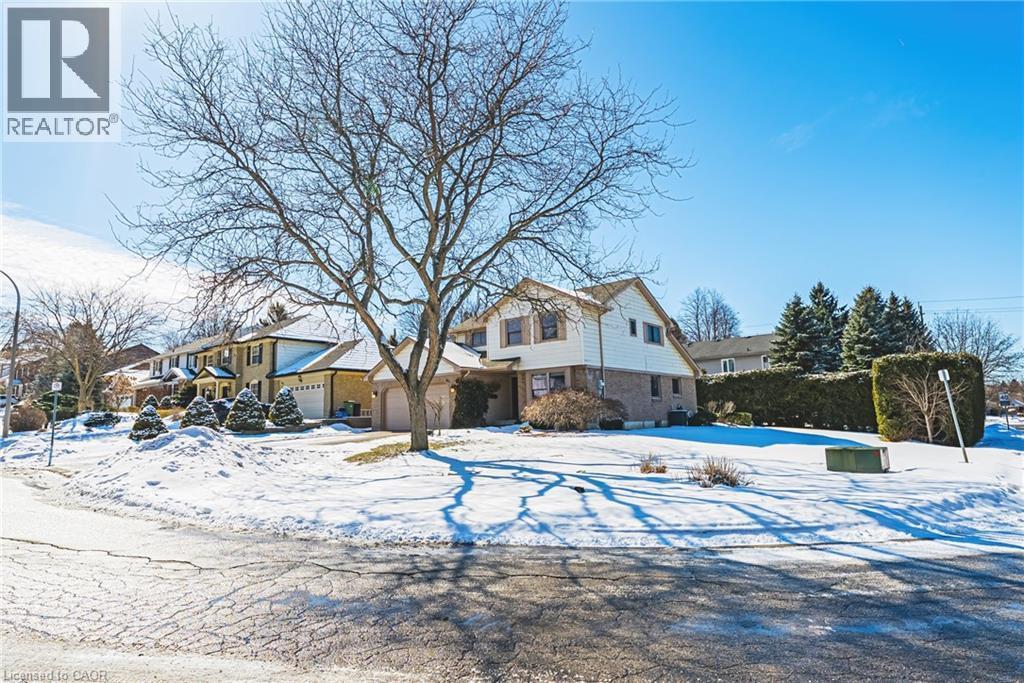 577 Tomahawk Crescent, Ancaster, ON - Outdoor
