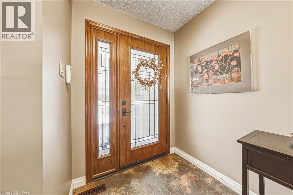 577 Tomahawk Crescent, Ancaster, ON - Indoor Photo Showing Other Room