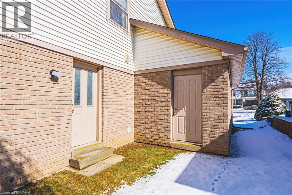 577 Tomahawk Crescent, Ancaster, ON - Outdoor With Exterior