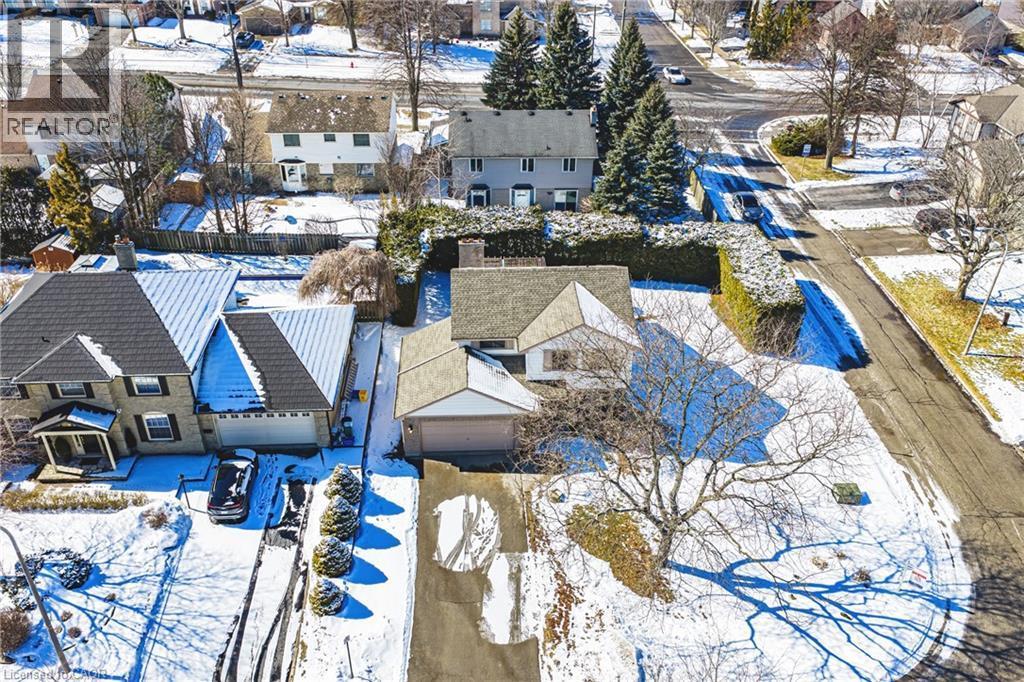 577 Tomahawk Crescent, Ancaster, ON - Outdoor