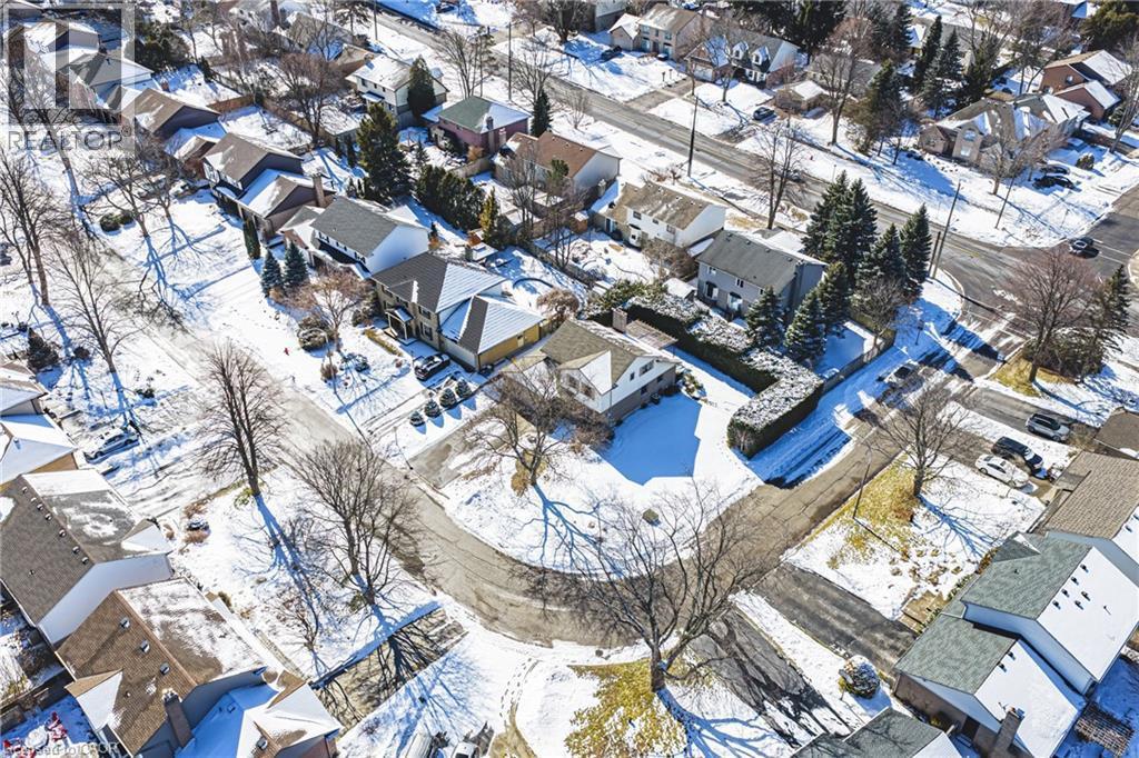 577 Tomahawk Crescent, Ancaster, ON - Outdoor