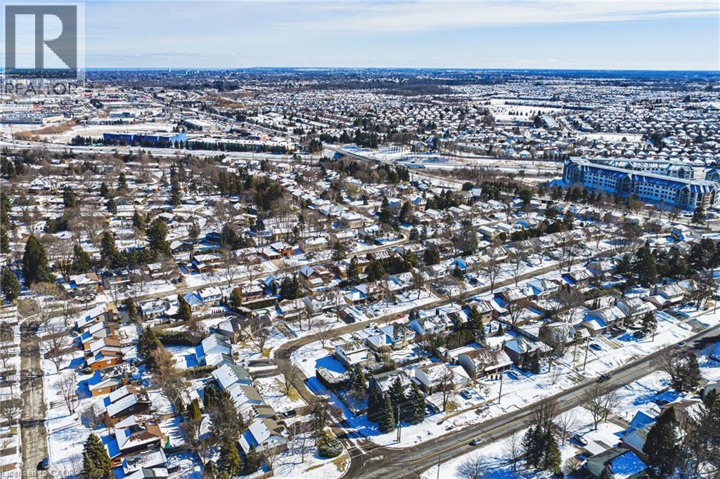 577 Tomahawk Crescent, Ancaster, ON - Outdoor With View