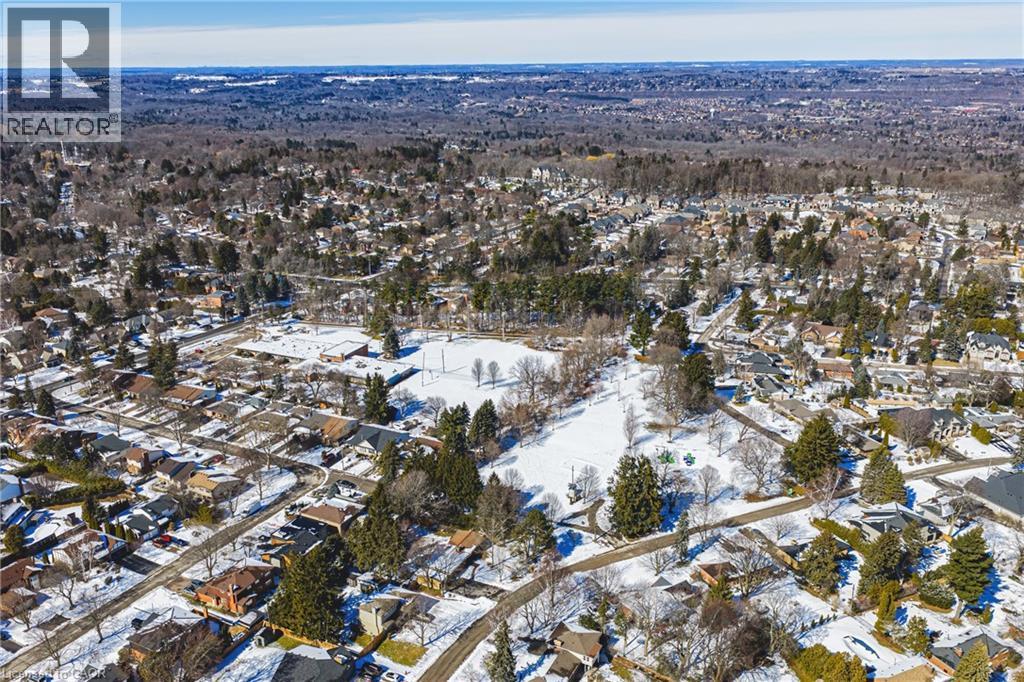 577 Tomahawk Crescent, Ancaster, ON - Outdoor With View