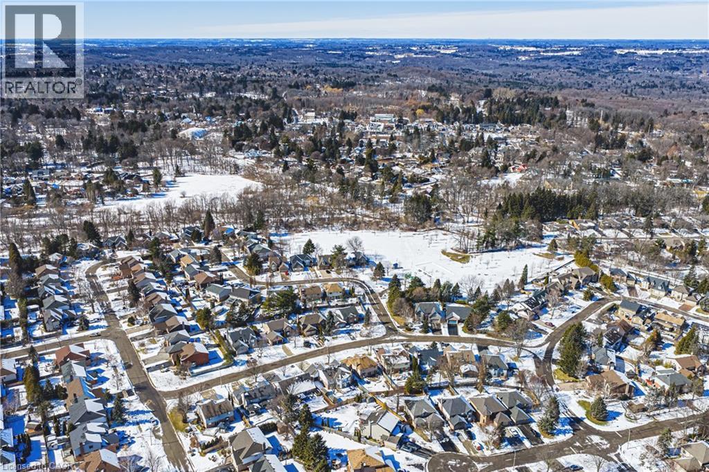 577 Tomahawk Crescent, Ancaster, ON - Outdoor With View