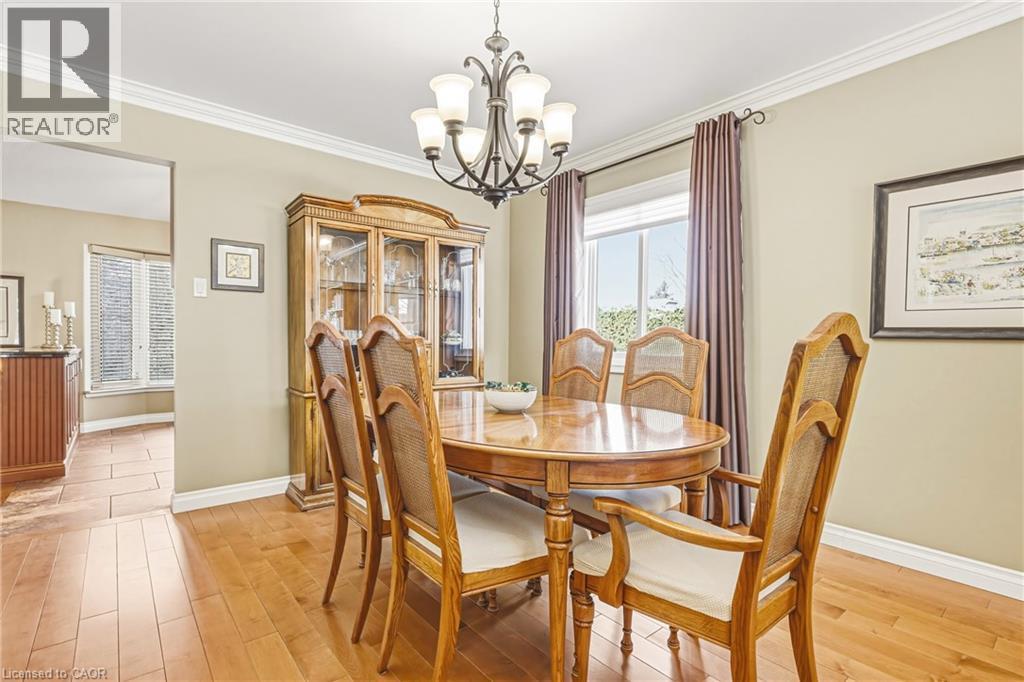 577 Tomahawk Crescent, Ancaster, ON - Indoor Photo Showing Dining Room