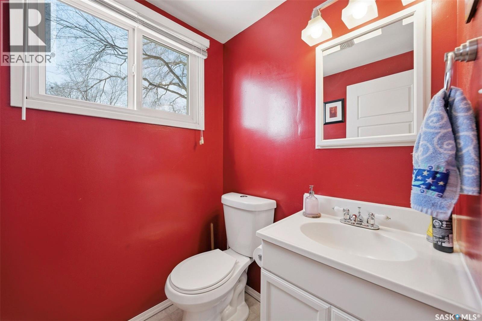 2349 Easthill, Saskatoon, SK - Indoor Photo Showing Bathroom