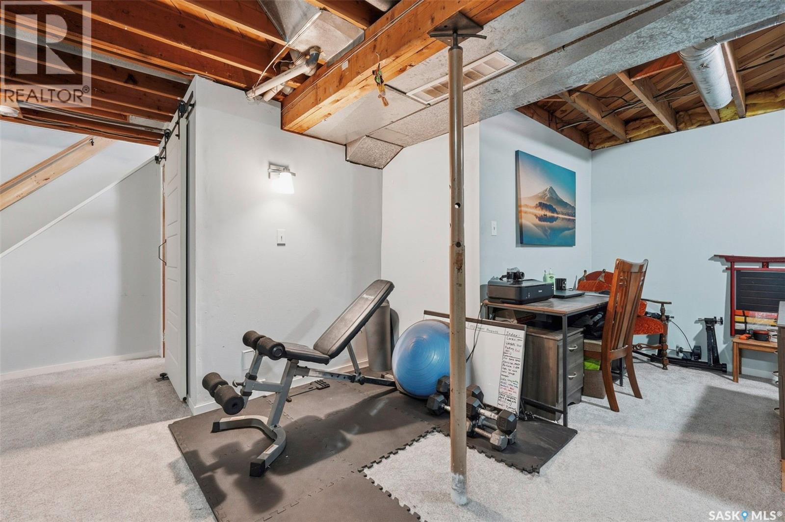 2349 Easthill, Saskatoon, SK - Indoor