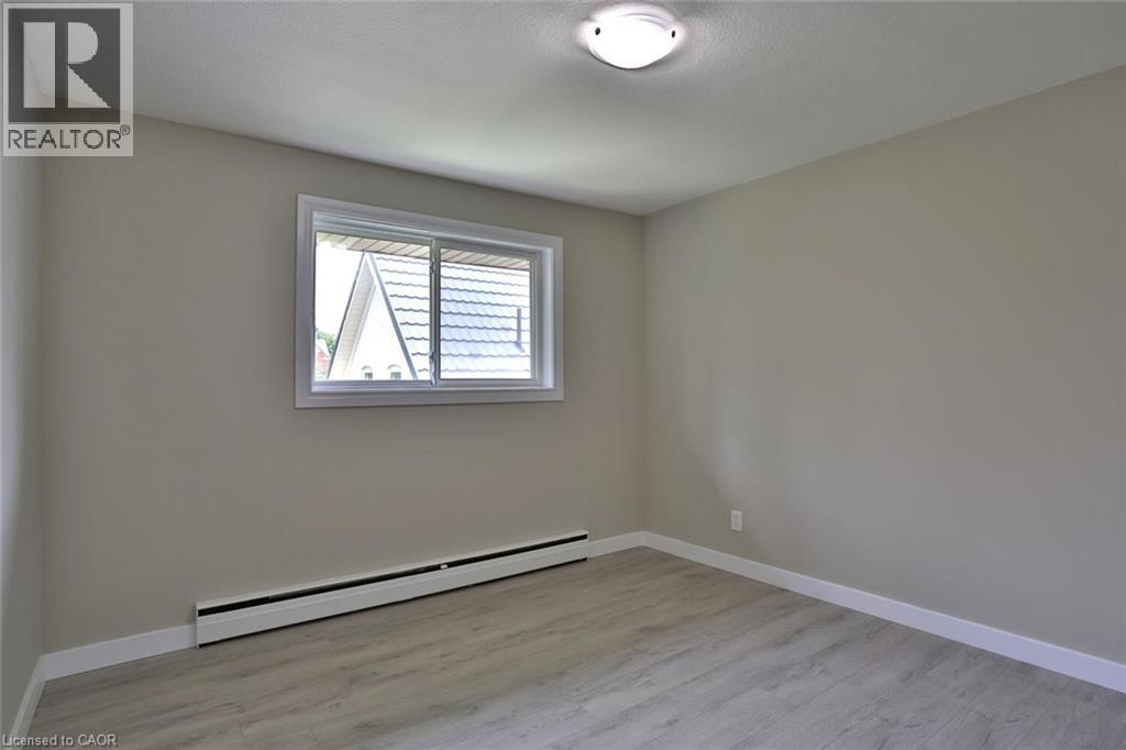 240 Duke Street E Unit# 5, Kitchener, ON - Indoor Photo Showing Other Room