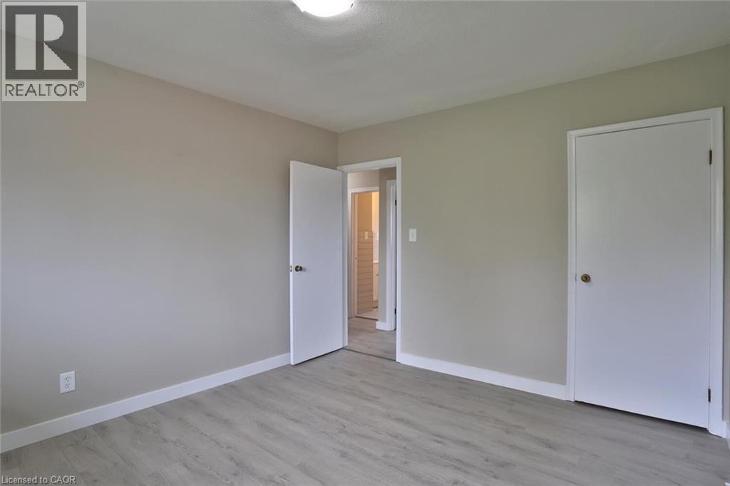 240 Duke Street E Unit# 5, Kitchener, ON - Indoor Photo Showing Other Room