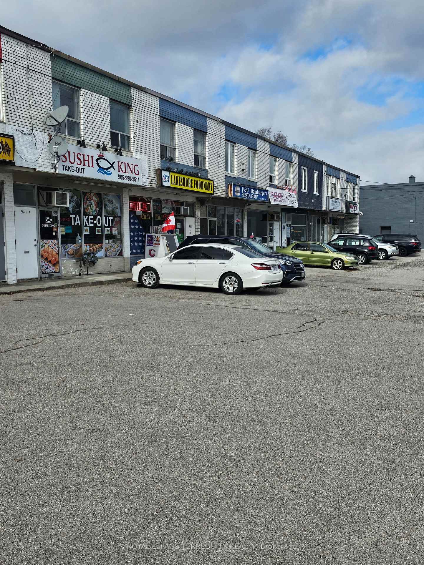 939 Lakeshore Road E, Mississauga, ON