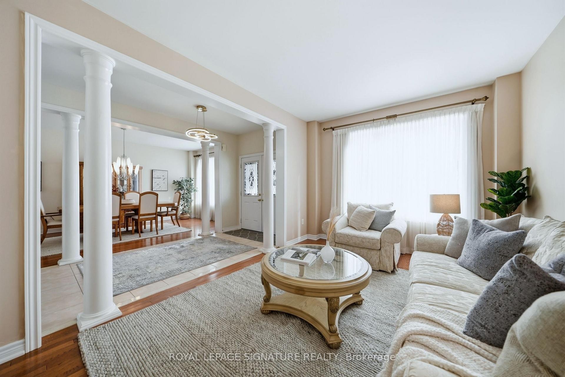 192 Williamson Drive E, Ajax, ON - Indoor Photo Showing Living Room