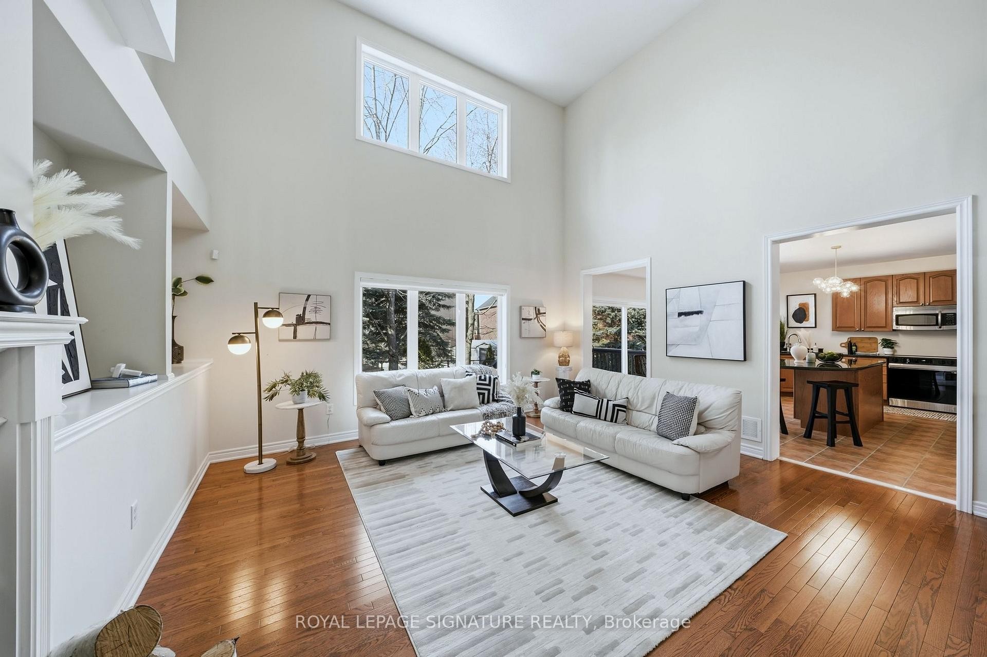 192 Williamson Drive E, Ajax, ON - Indoor Photo Showing Living Room