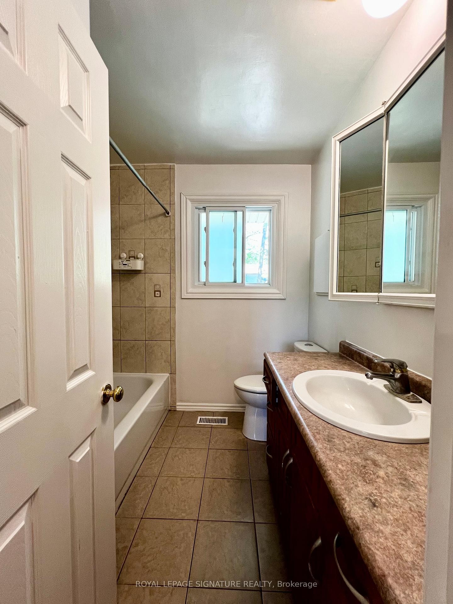 194 Cedarbrae Avenue, Waterloo, ON - Indoor Photo Showing Bathroom