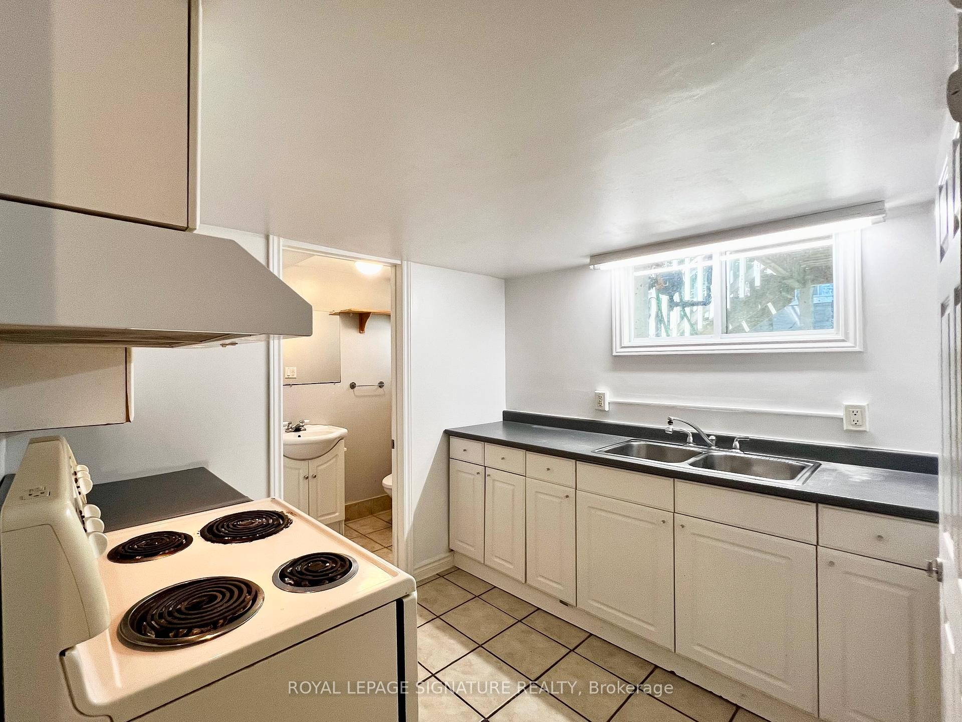 194 Cedarbrae Avenue, Waterloo, ON - Indoor Photo Showing Kitchen With Double Sink