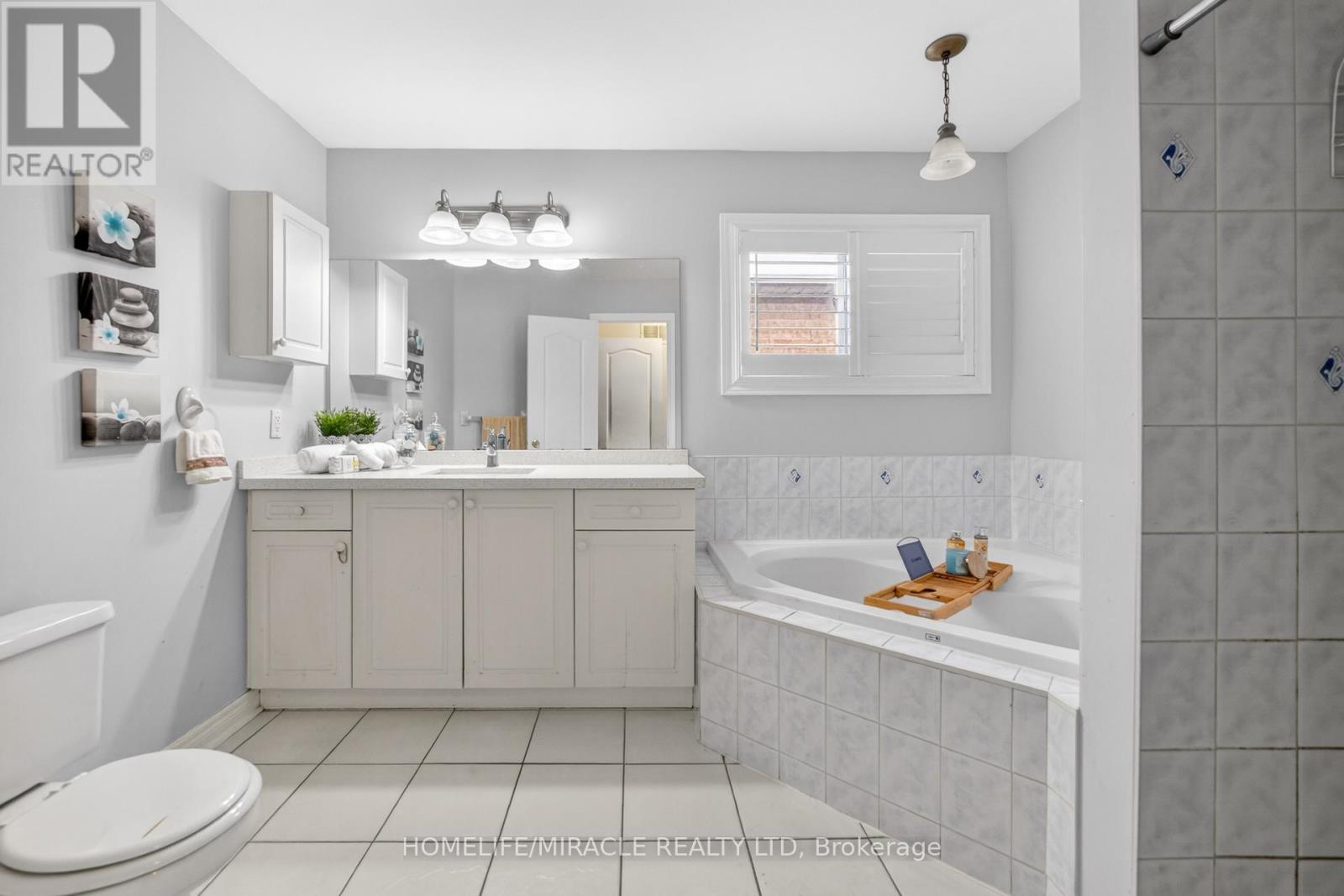 967 Ledbury Crescent, Mississauga, ON - Indoor Photo Showing Bathroom