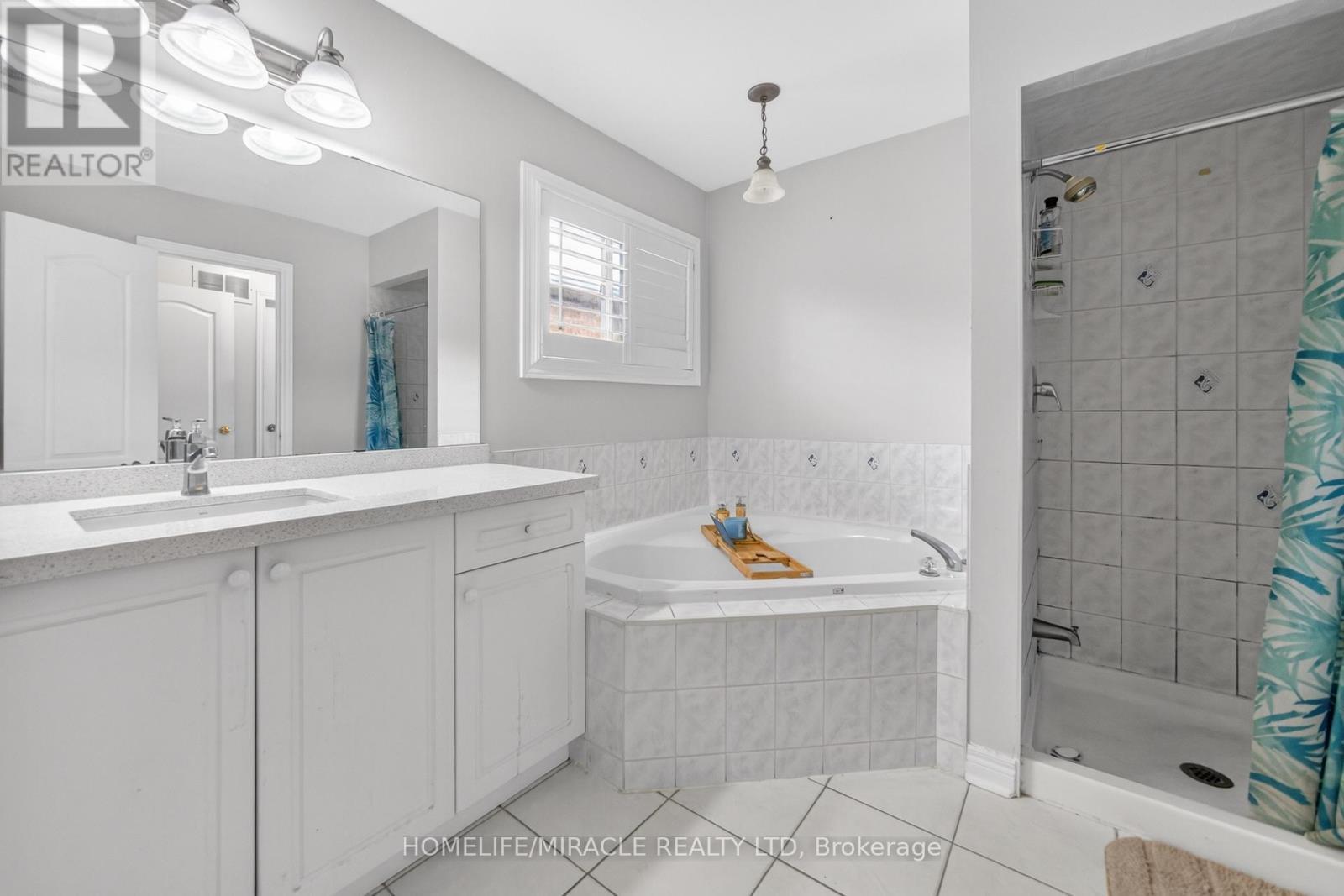 967 Ledbury Crescent, Mississauga, ON - Indoor Photo Showing Bathroom