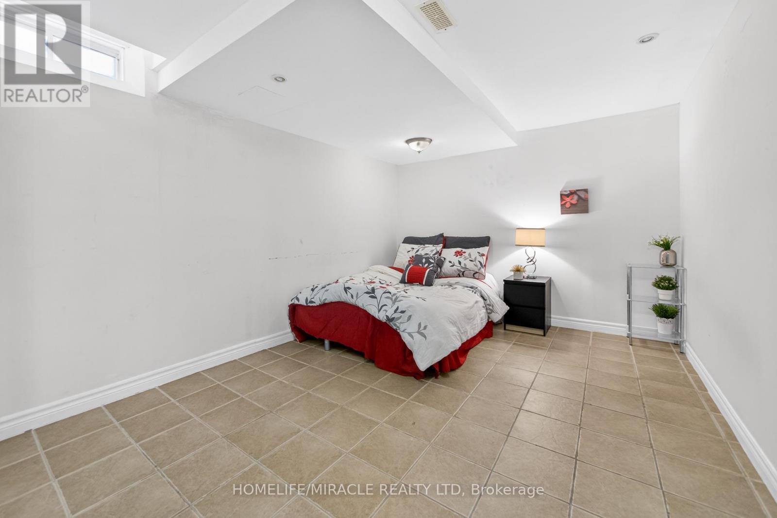 967 Ledbury Crescent, Mississauga, ON - Indoor Photo Showing Bedroom