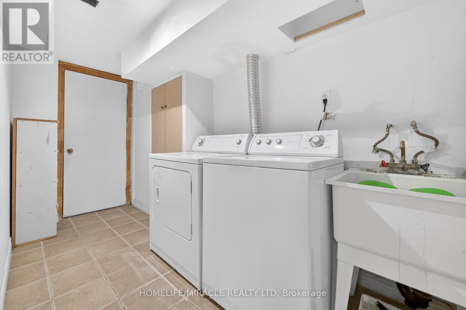 967 Ledbury Crescent, Mississauga, ON - Indoor Photo Showing Laundry Room