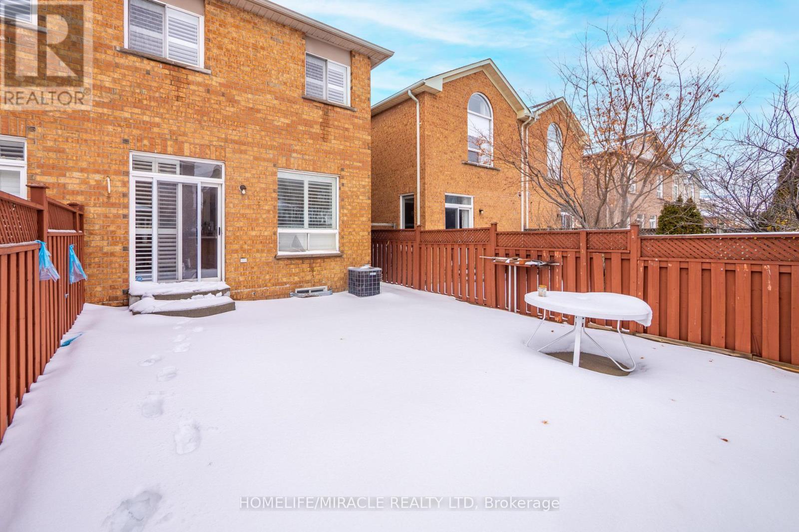 967 Ledbury Crescent, Mississauga, ON - Outdoor