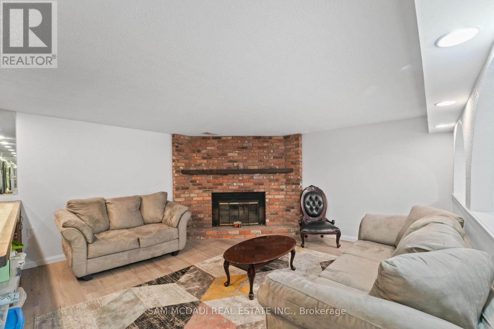 4235 Pheasant Run, Mississauga, ON - Indoor Photo Showing Living Room With Fireplace