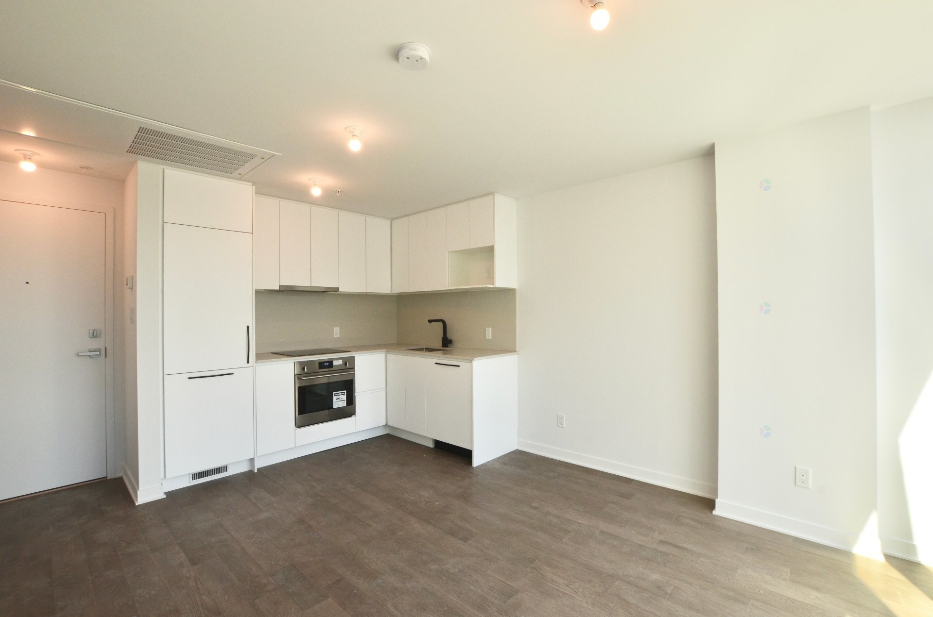 Living Room - 1902-1160 Rue Mackay, Montréal (Ville-Marie), QC - Indoor Photo Showing Kitchen