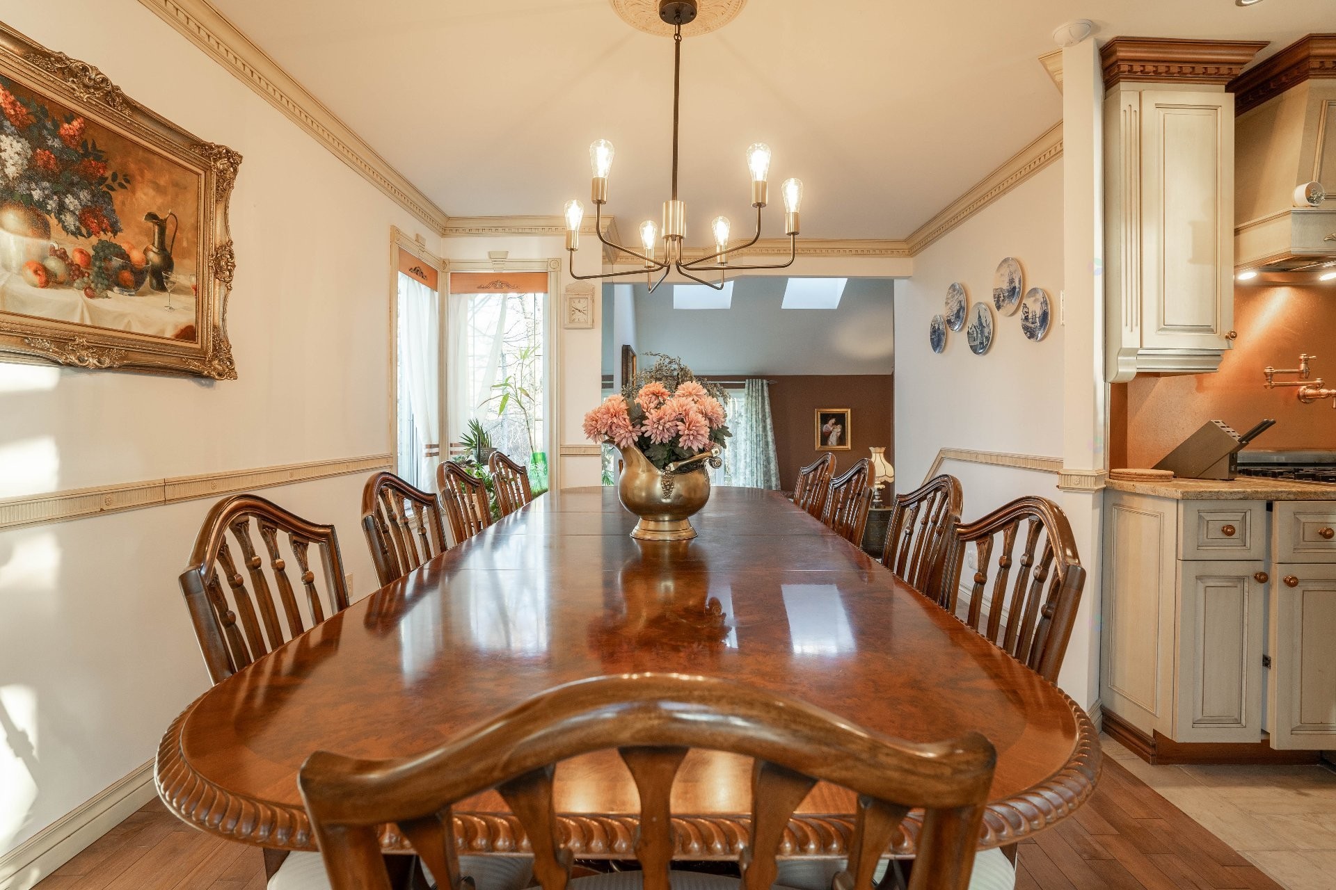 Salle à manger - 8940 Boul. Marie-Victorin, Brossard, QC - Indoor Photo Showing Dining Room