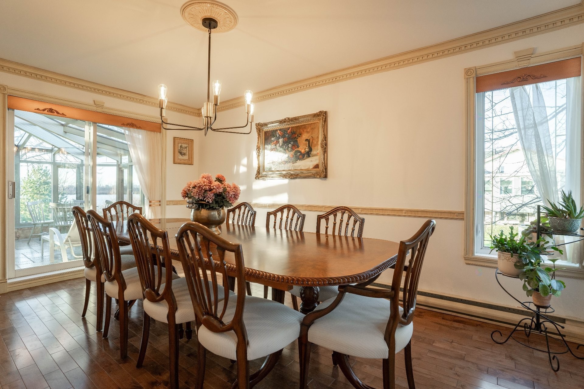 Salle à manger - 8940 Boul. Marie-Victorin, Brossard, QC - Indoor Photo Showing Dining Room
