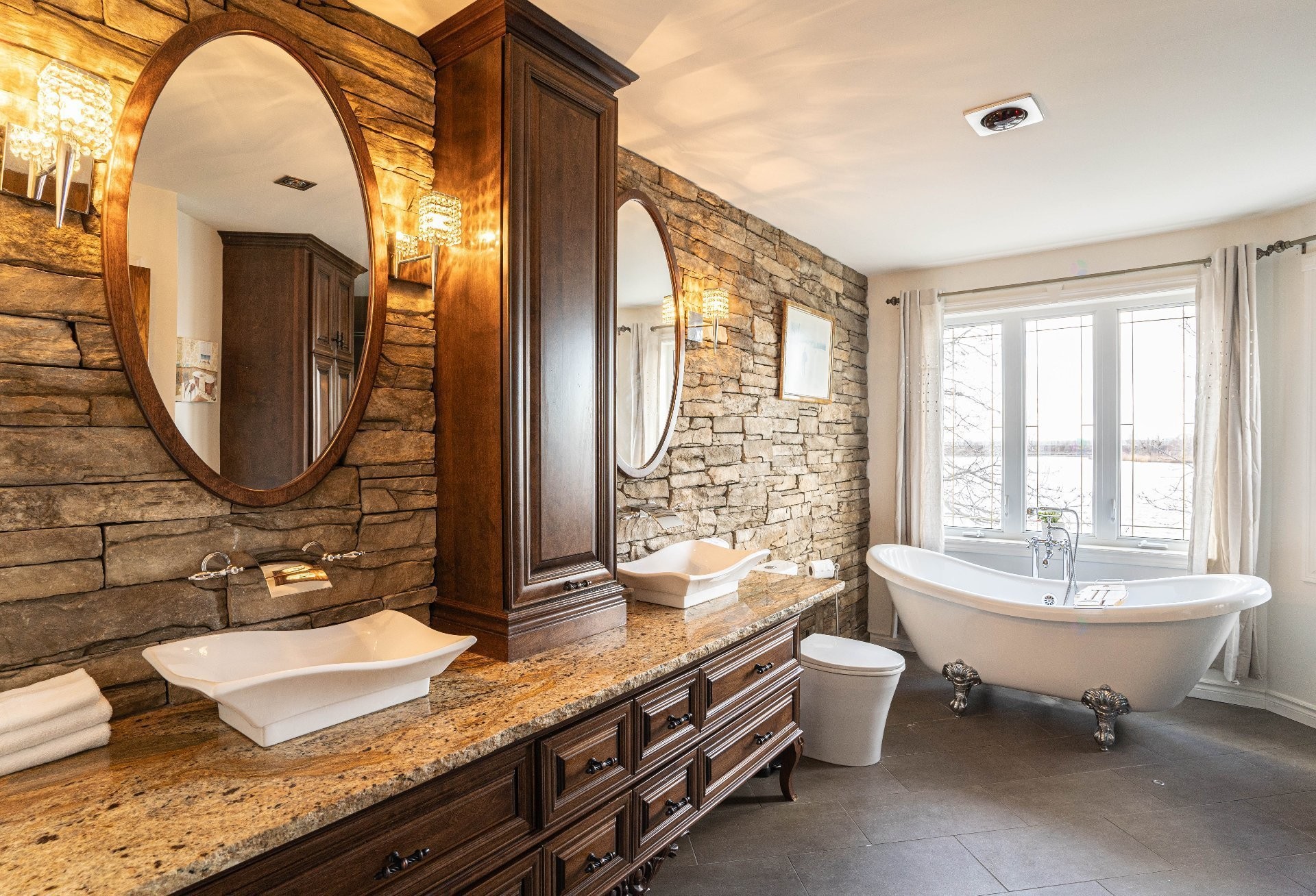 Salle de bains - 8940 Boul. Marie-Victorin, Brossard, QC - Indoor Photo Showing Bathroom