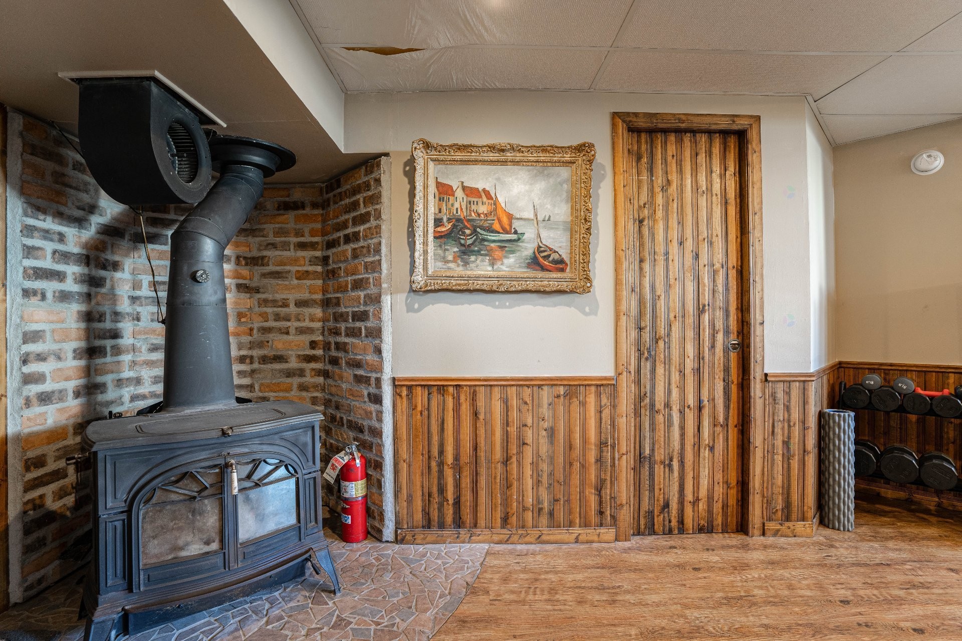 Sous-sol - 8940 Boul. Marie-Victorin, Brossard, QC - Indoor Photo Showing Other Room With Fireplace