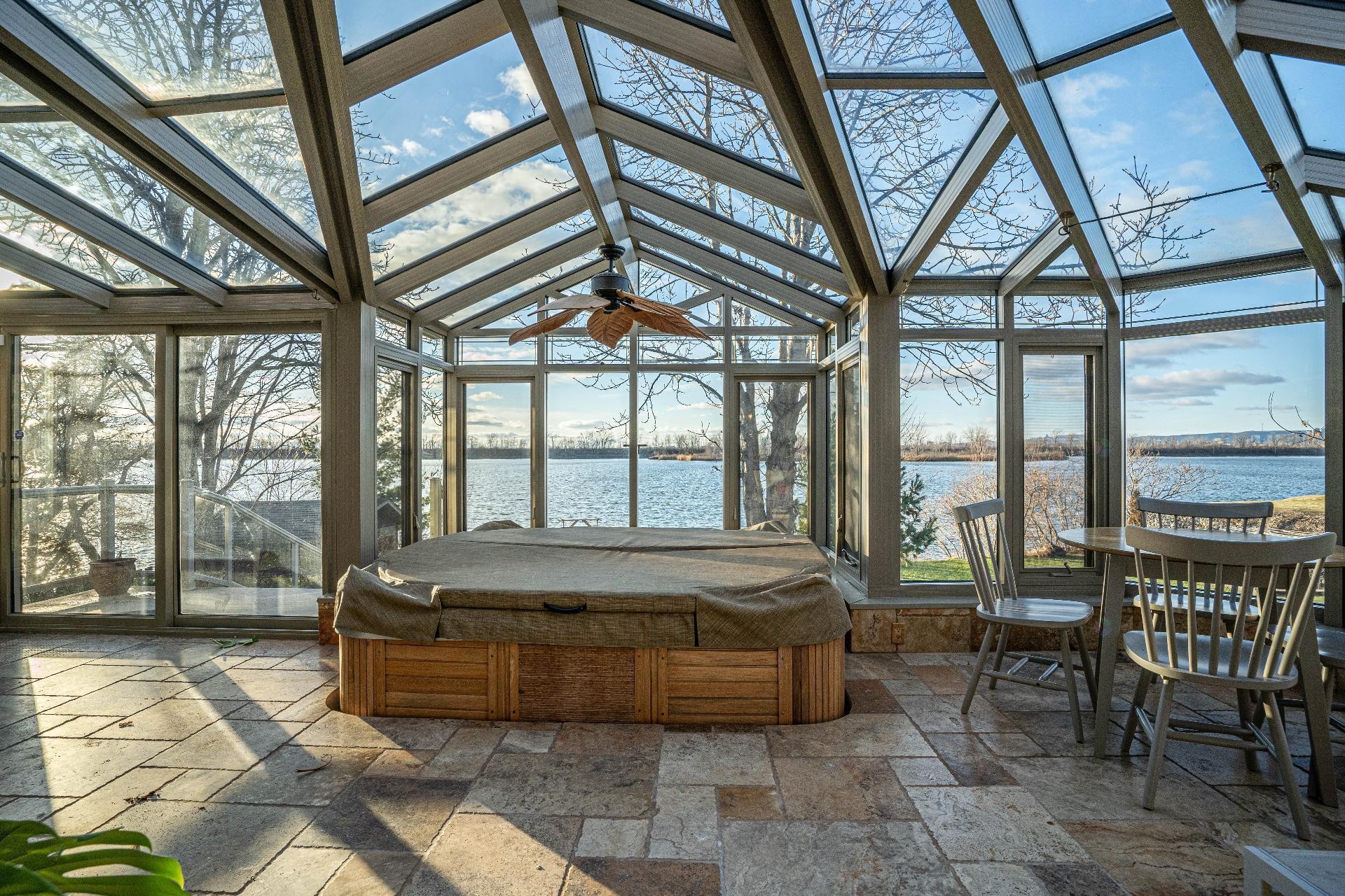 Solarium/Verrière - 8940 Boul. Marie-Victorin, Brossard, QC - Indoor Photo Showing Other Room