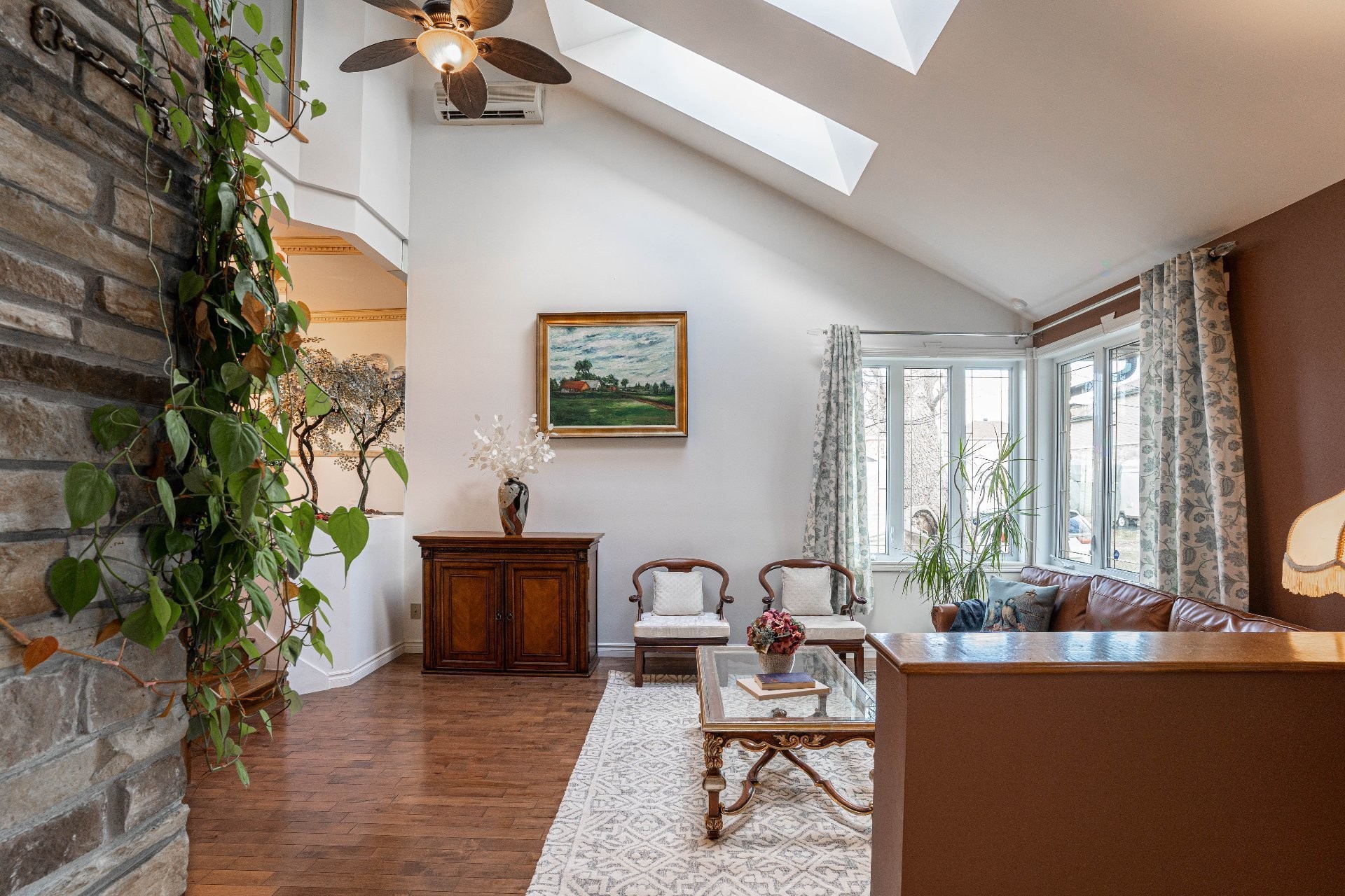 Salon - 8940 Boul. Marie-Victorin, Brossard, QC - Indoor Photo Showing Living Room